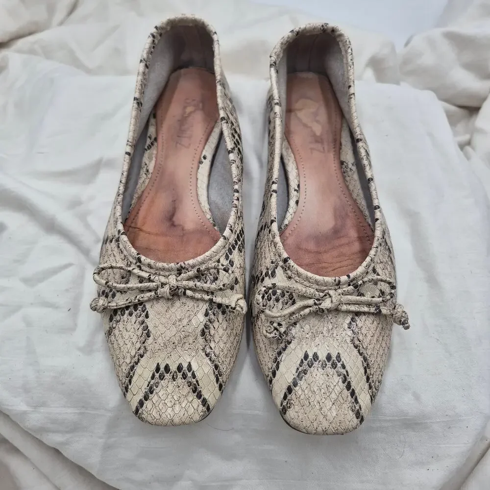 Schutz ballet flats snakeskin embossed leather pattern and a bow detail sz 5.5B